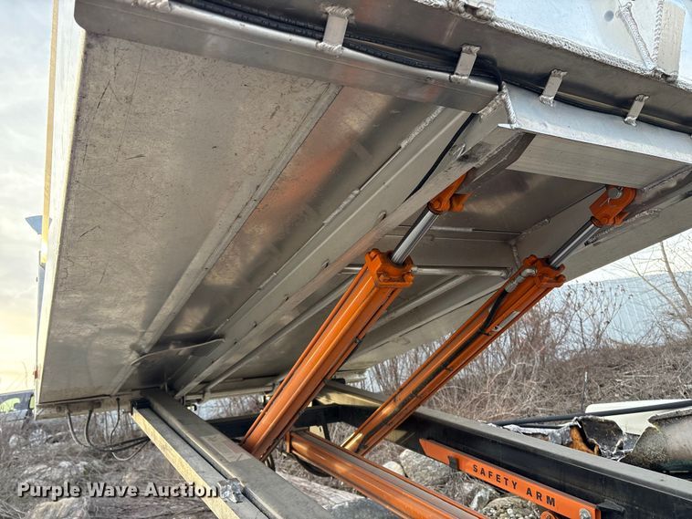 image for item YA2021 2023 Equipter 4000 roofing debris trailer