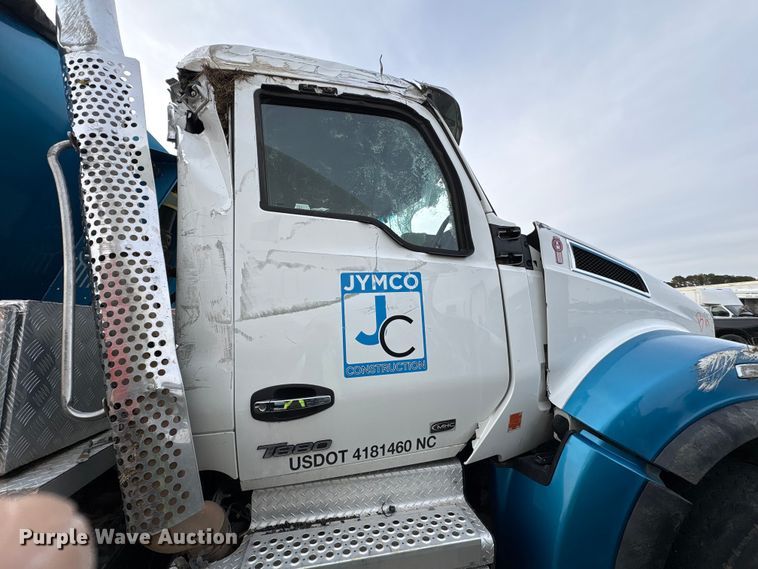 image for item YA2180 2022 Kenworth T880 dump truck