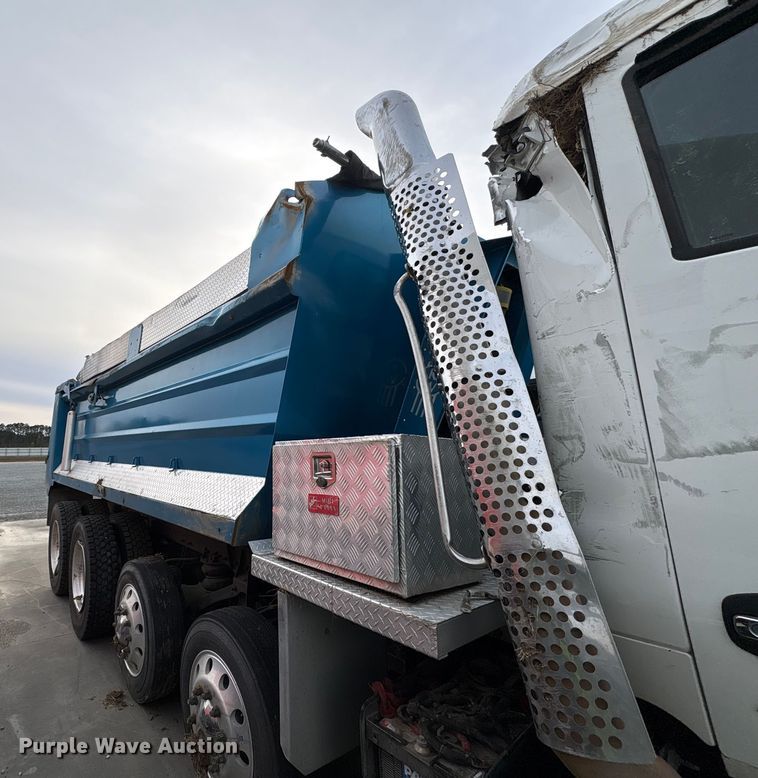 image for item YA2180 2022 Kenworth T880 dump truck