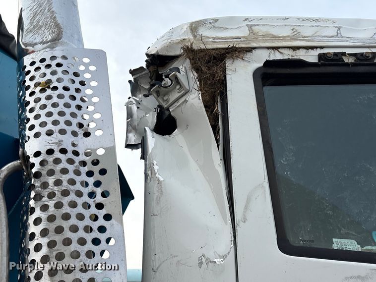 image for item YA2180 2022 Kenworth T880 dump truck