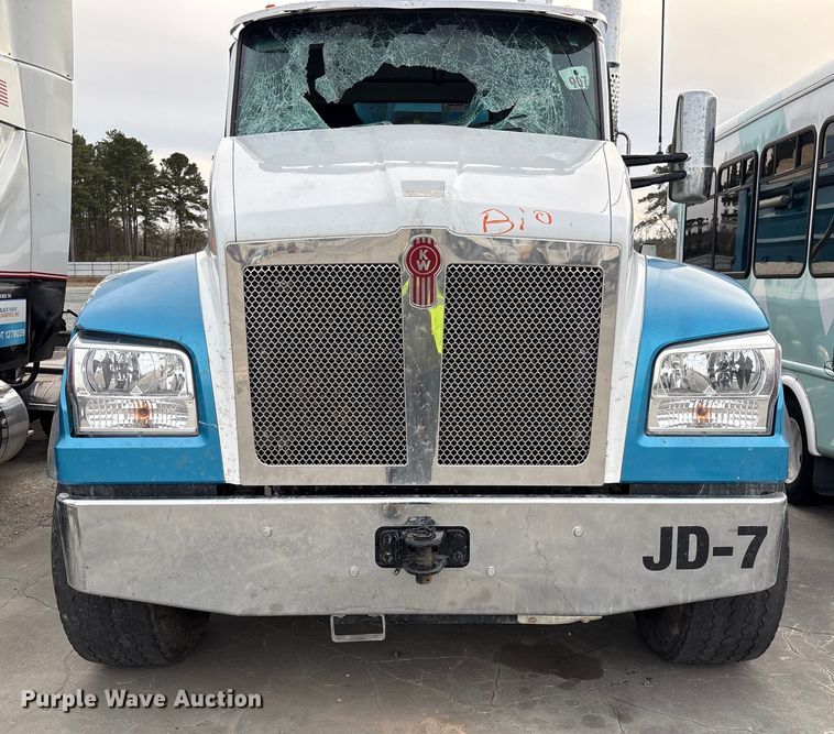 image for item YA2180 2022 Kenworth T880 dump truck
