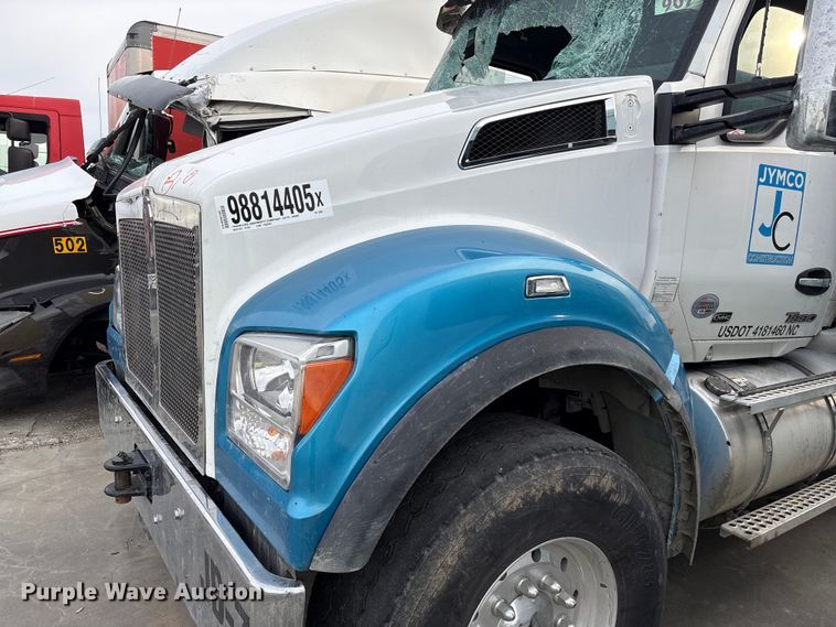 image for item YA2180 2022 Kenworth T880 dump truck