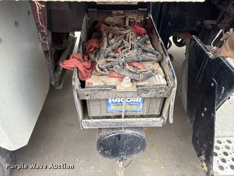 image for item YA2180 2022 Kenworth T880 dump truck