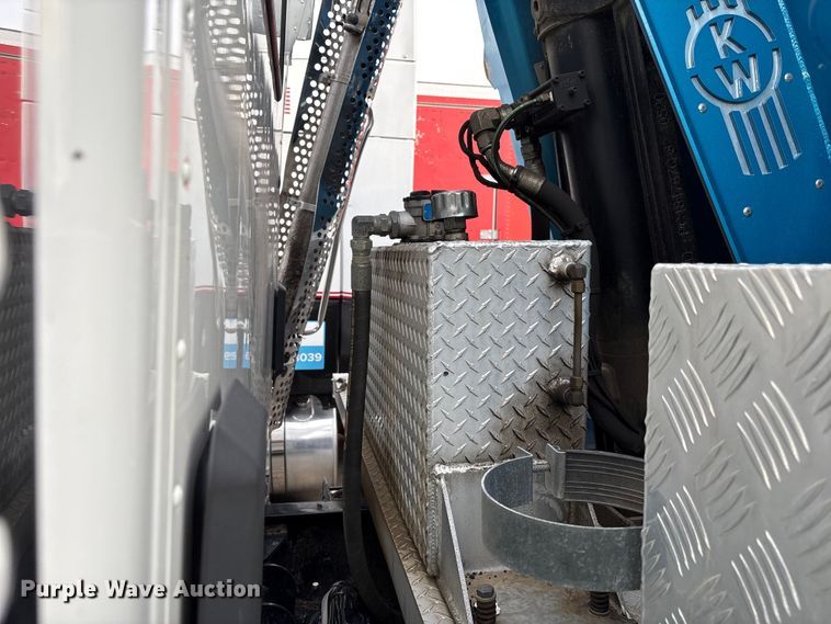 image for item YA2180 2022 Kenworth T880 dump truck