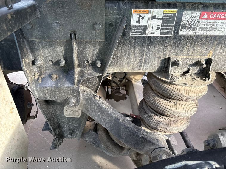 image for item YA2180 2022 Kenworth T880 dump truck