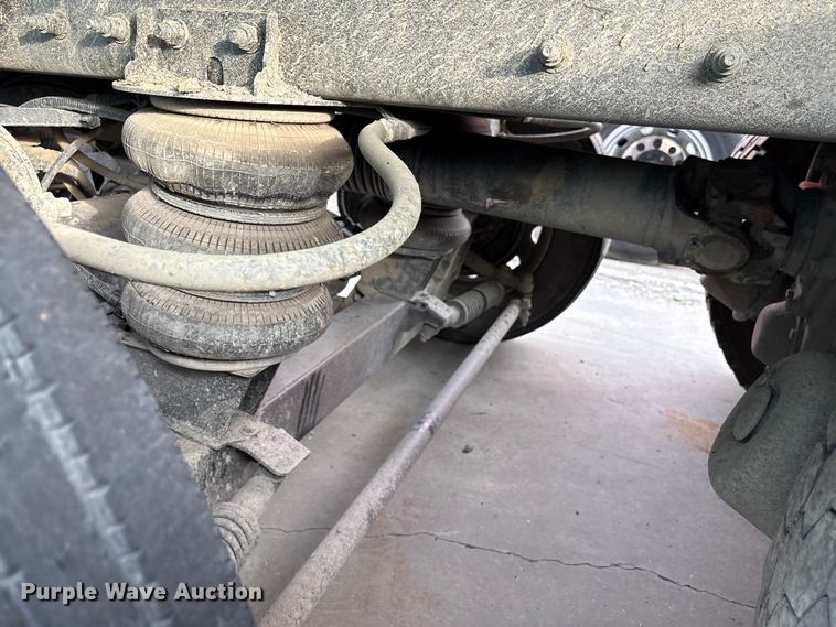 image for item YA2180 2022 Kenworth T880 dump truck