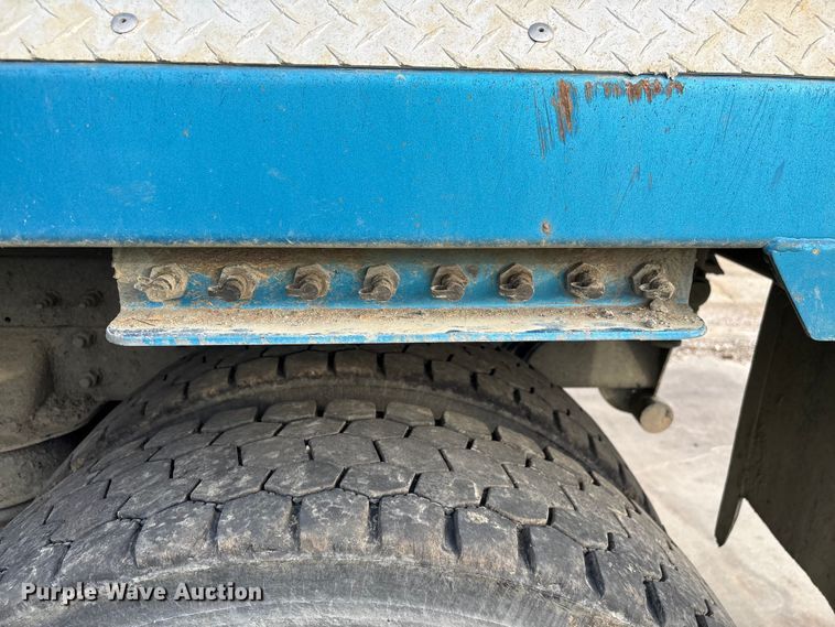 image for item YA2180 2022 Kenworth T880 dump truck