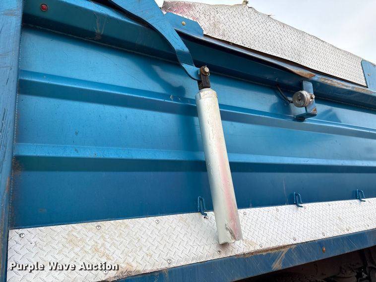 image for item YA2180 2022 Kenworth T880 dump truck