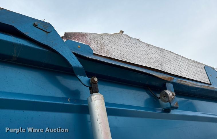 image for item YA2180 2022 Kenworth T880 dump truck