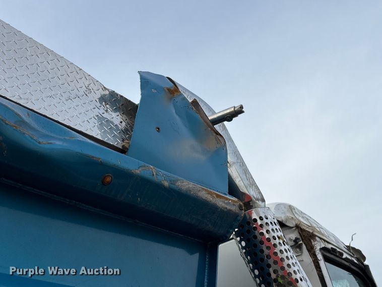 image for item YA2180 2022 Kenworth T880 dump truck