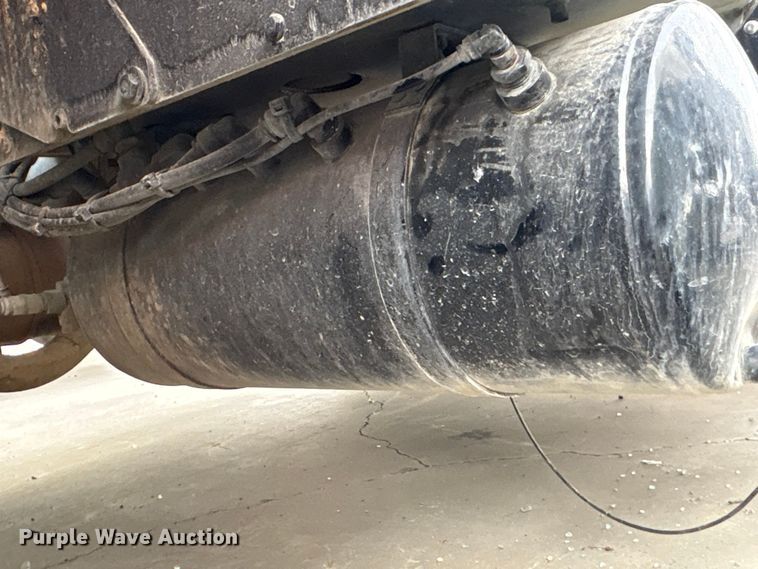 image for item YA2180 2022 Kenworth T880 dump truck