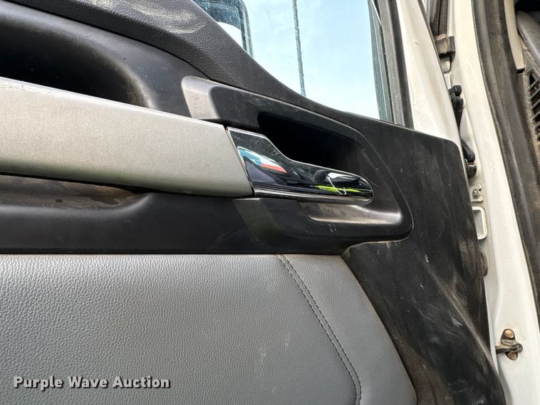 image for item YA2180 2022 Kenworth T880 dump truck