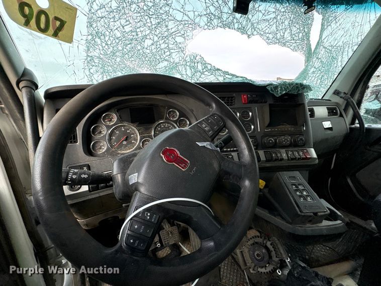 image for item YA2180 2022 Kenworth T880 dump truck