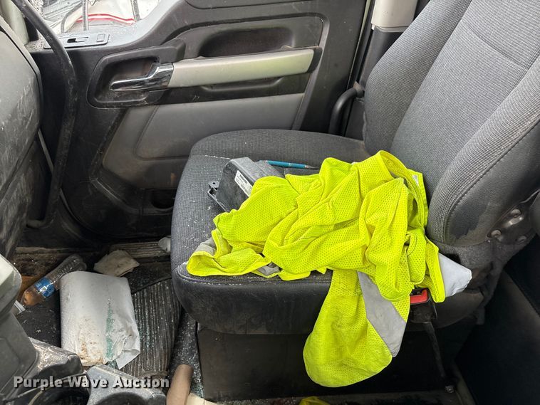 image for item YA2180 2022 Kenworth T880 dump truck