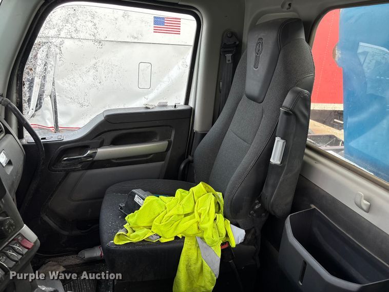 image for item YA2180 2022 Kenworth T880 dump truck