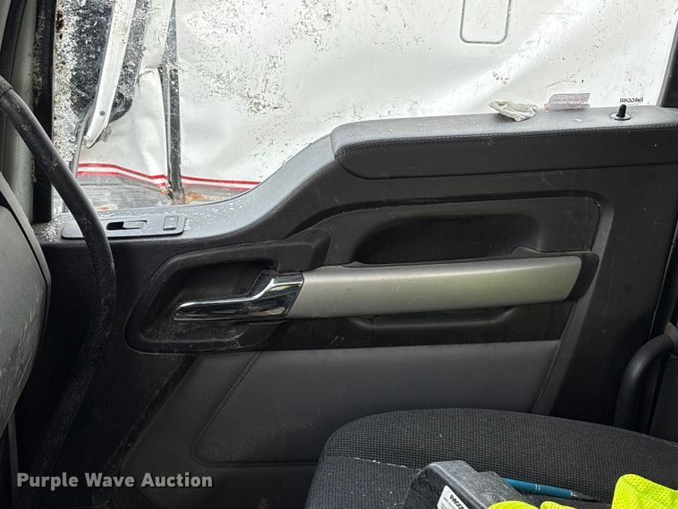 image for item YA2180 2022 Kenworth T880 dump truck