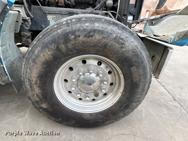 image for item YA2180 2022 Kenworth T880 dump truck