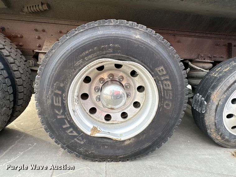 image for item YA2180 2022 Kenworth T880 dump truck