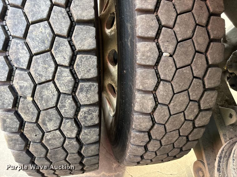 image for item YA2180 2022 Kenworth T880 dump truck