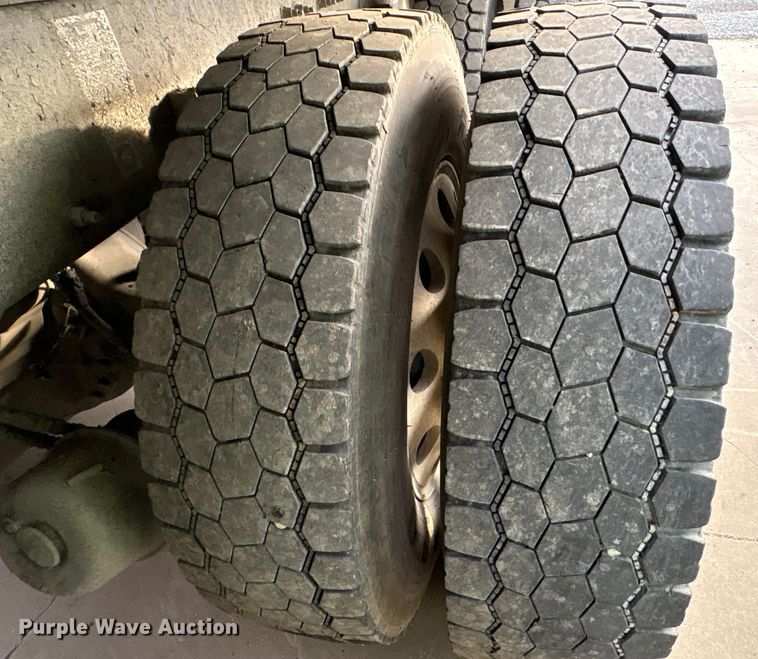 image for item YA2180 2022 Kenworth T880 dump truck