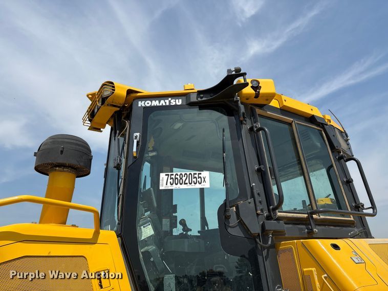 image for item YA2200 2022 Komatsu D71PXI-24 dozer