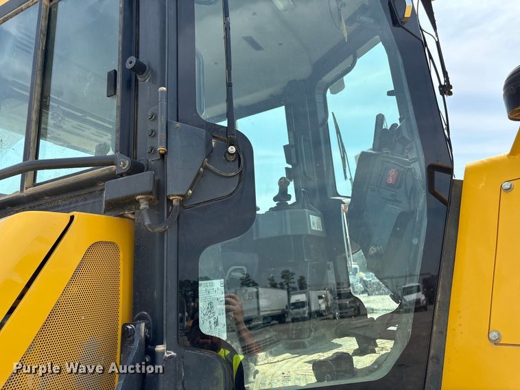 image for item YA2200 2022 Komatsu D71PXI-24 dozer