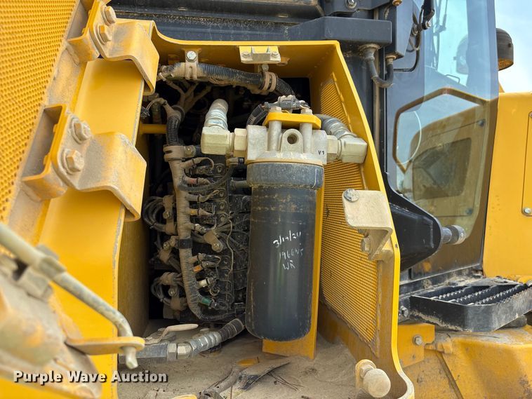 image for item YA2200 2022 Komatsu D71PXI-24 dozer