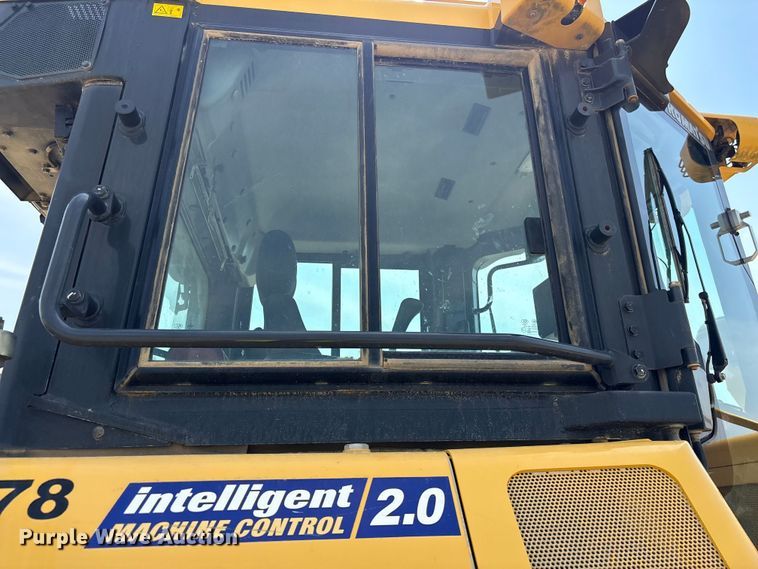 image for item YA2200 2022 Komatsu D71PXI-24 dozer