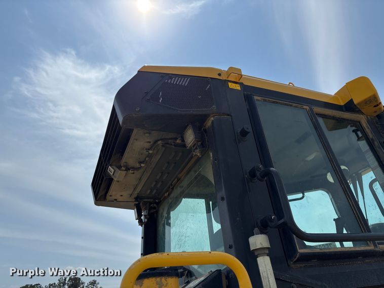 image for item YA2200 2022 Komatsu D71PXI-24 dozer