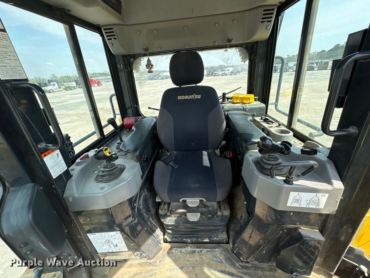 image for item YA2200 2022 Komatsu D71PXI-24 dozer