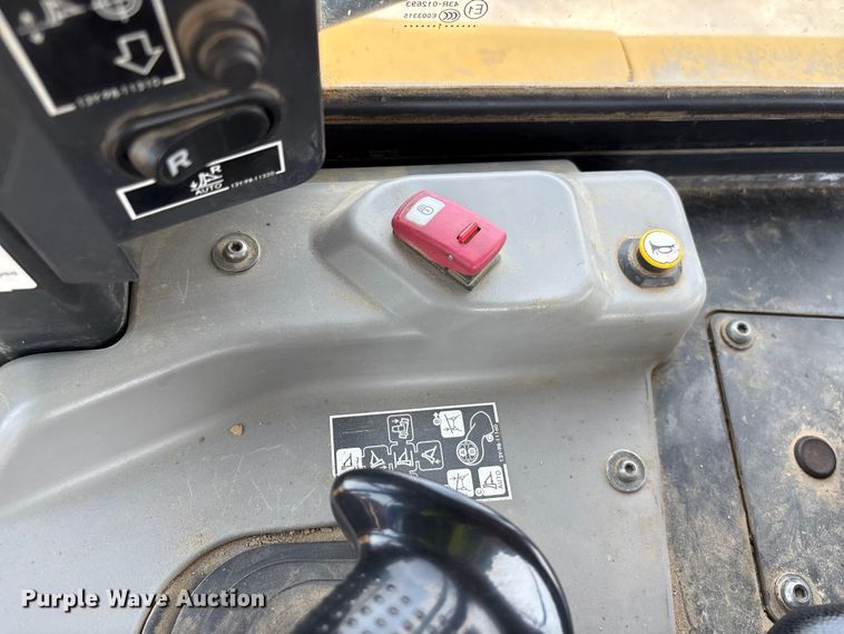 image for item YA2200 2022 Komatsu D71PXI-24 dozer