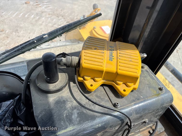 image for item YA2200 2022 Komatsu D71PXI-24 dozer