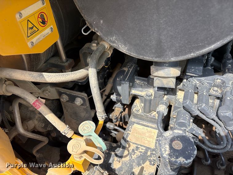 image for item YA2200 2022 Komatsu D71PXI-24 dozer