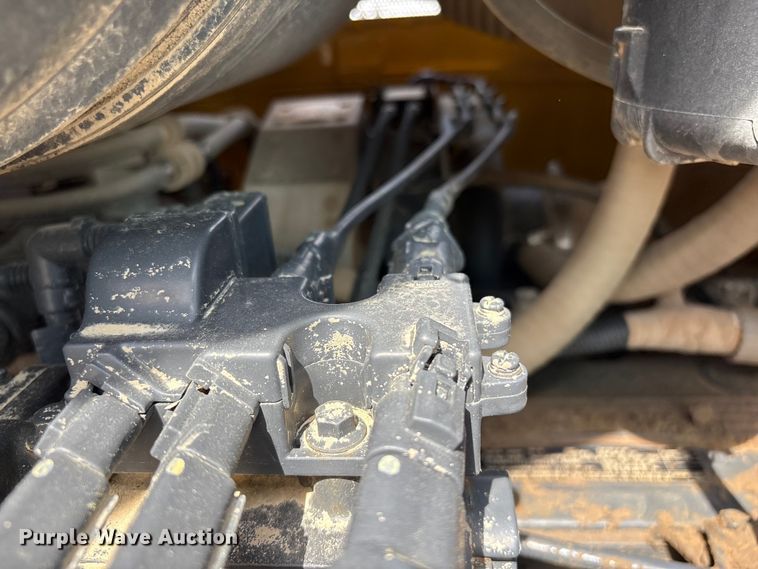 image for item YA2200 2022 Komatsu D71PXI-24 dozer