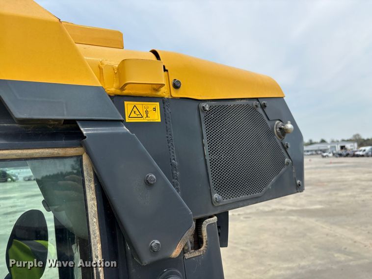 image for item YA2201 2022 Komatsu D71PXI-24 dozer