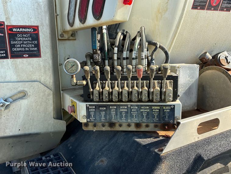 image for item YA2228 2025 Peterbilt 567  hydrovac truck