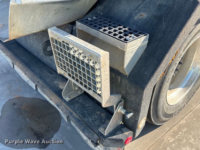 image for item YA2228 2025 Peterbilt 567  hydrovac truck