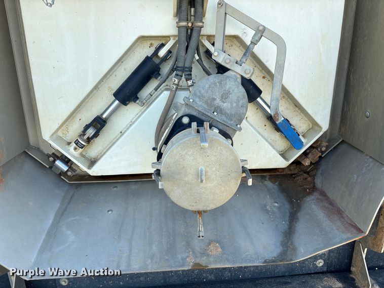 image for item YA2228 2025 Peterbilt 567  hydrovac truck