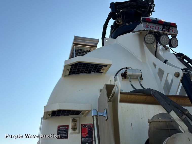 image for item YA2228 2025 Peterbilt 567  hydrovac truck