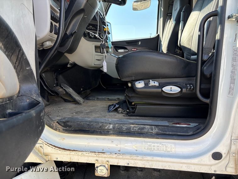 image for item YA2228 2025 Peterbilt 567  hydrovac truck