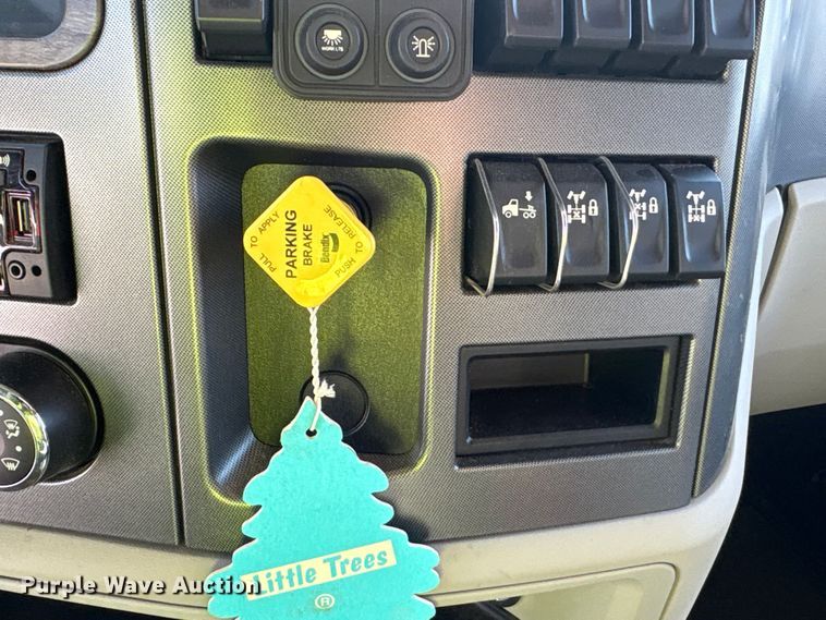 image for item YA2228 2025 Peterbilt 567  hydrovac truck