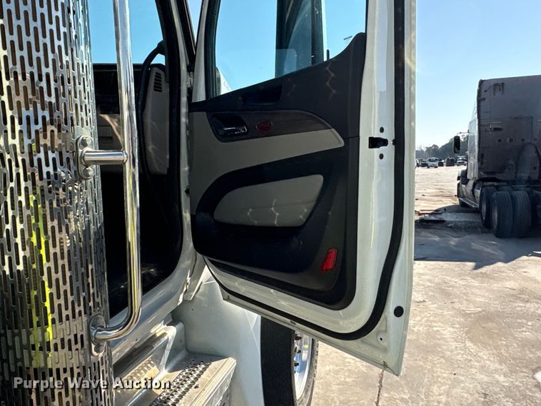 image for item YA2228 2025 Peterbilt 567  hydrovac truck