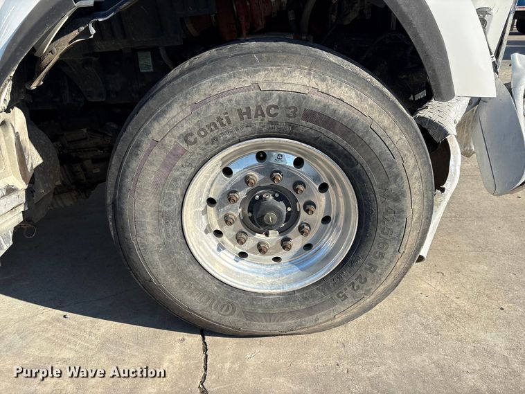 image for item YA2228 2025 Peterbilt 567  hydrovac truck