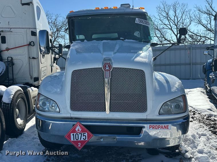 image for item YA2742 2019 Kenworth T370 propane delivery truck