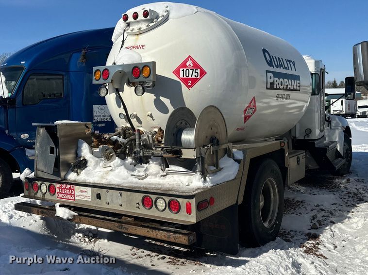 image for item YA2742 2019 Kenworth T370 propane delivery truck