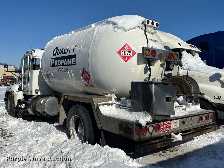 image for item YA2742 2019 Kenworth T370 propane delivery truck