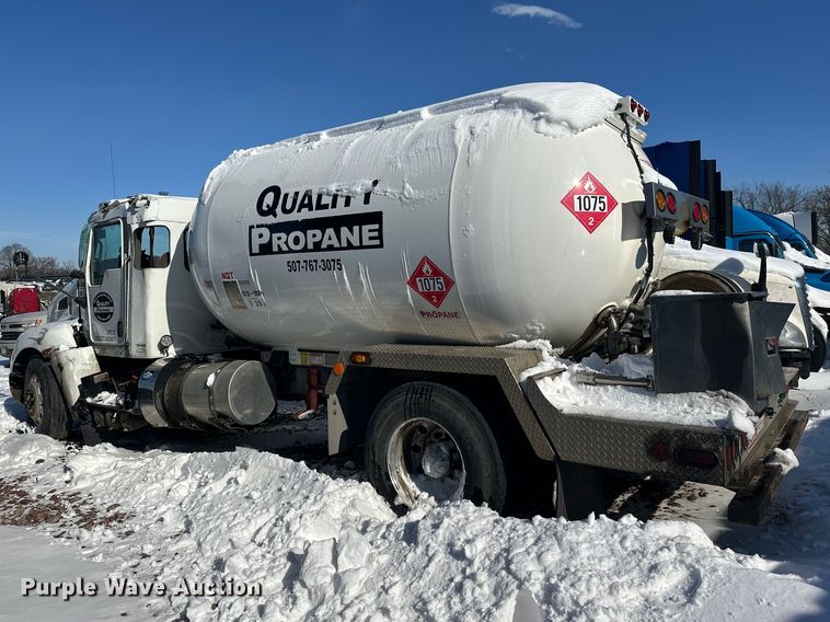 image for item YA2742 2019 Kenworth T370 propane delivery truck