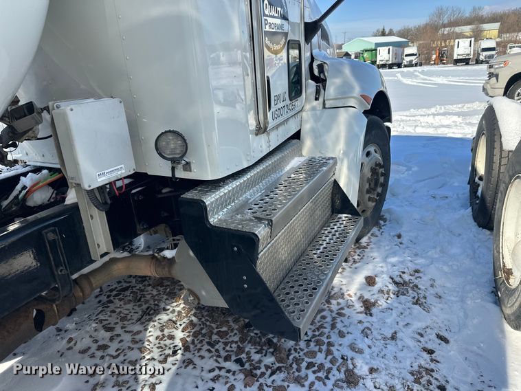 image for item YA2742 2019 Kenworth T370 propane delivery truck