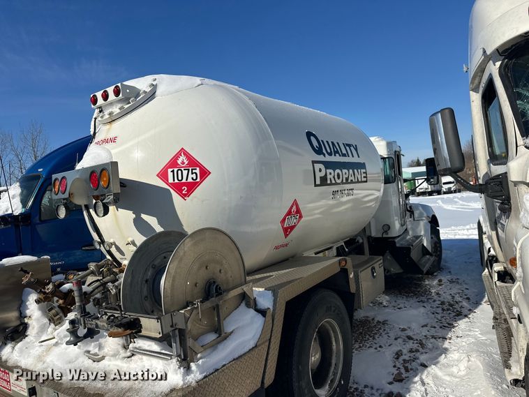 image for item YA2742 2019 Kenworth T370 propane delivery truck