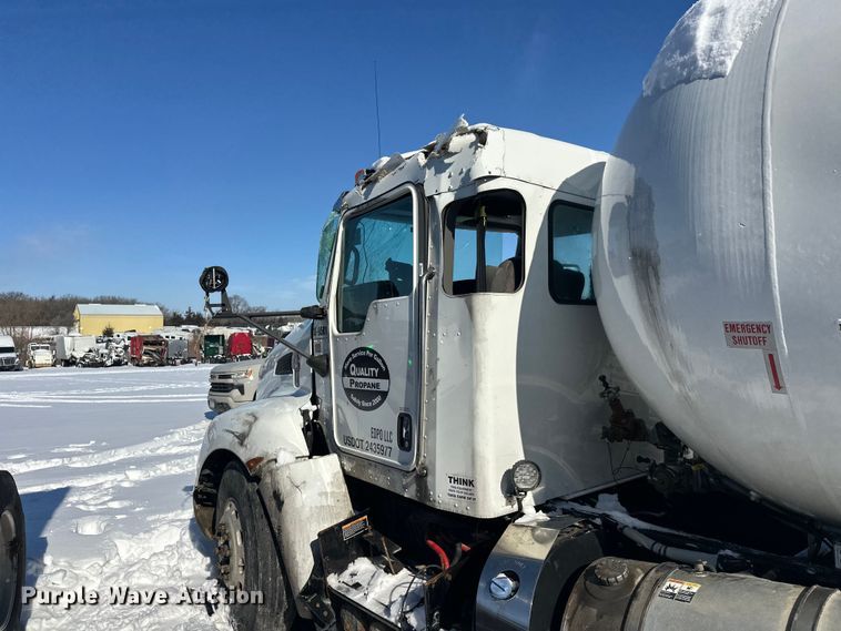 image for item YA2742 2019 Kenworth T370 propane delivery truck